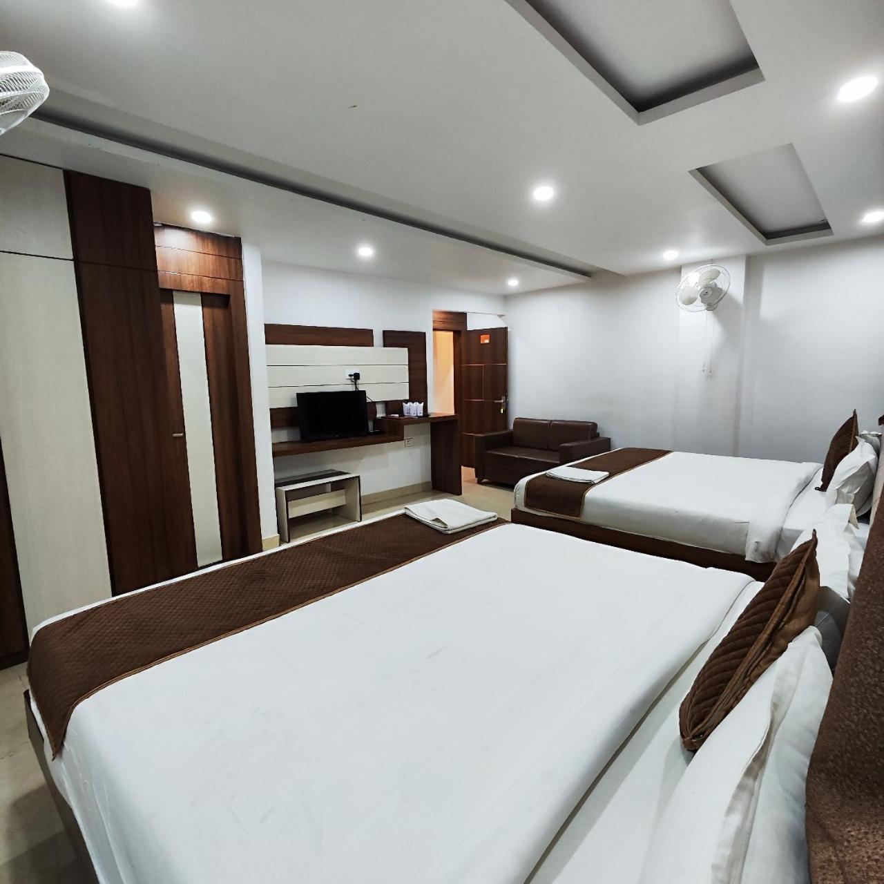 Hotel Rudraksha Inn 데오가르 외부 사진